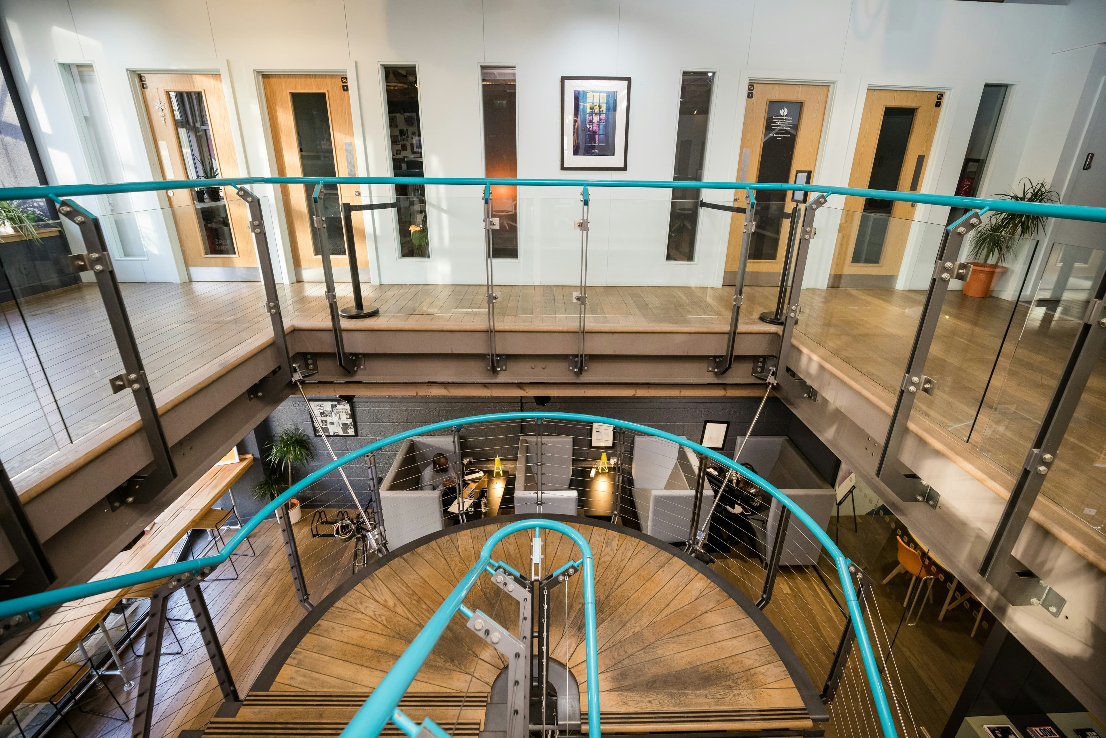 Coworking London Guide 2026: Prices, WeWork Alternatives, Day Passes and Best Areas